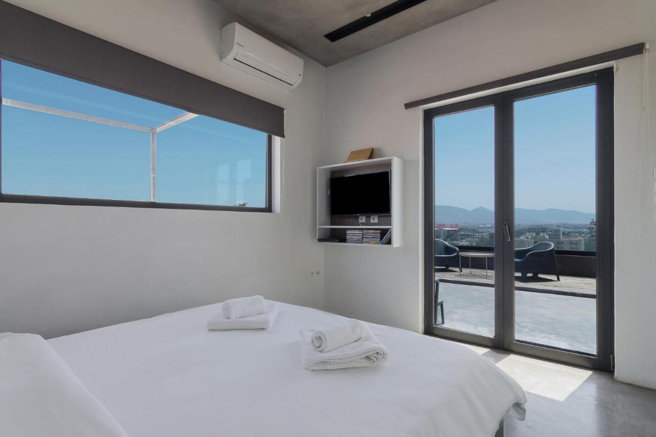 Apartment With Terrace In Pireusz Kültér fotó